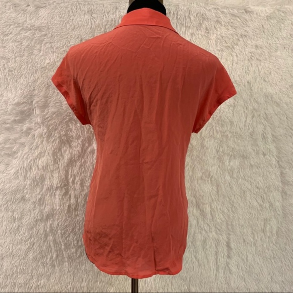 Tommy Bahama Woman’s Pink Button Down Collard Short Sleeve Shirt - Picture 5 of 9